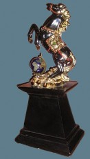 лошадь статуя